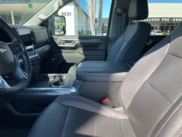 2024 Chevrolet Silverado 2500HD LTZ photo 2