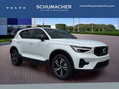 2026 Volvo XC40 B5 Core SUV