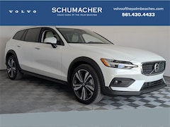2026 Volvo V60 Cross Country B5 Plus Wagon