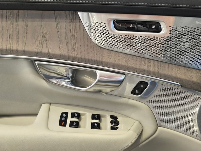 2026 Volvo XC90 Ultra - Photo 29