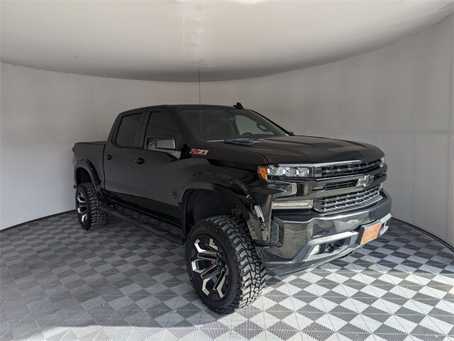 2020 Chevrolet Silverado 1500 RST photo 2