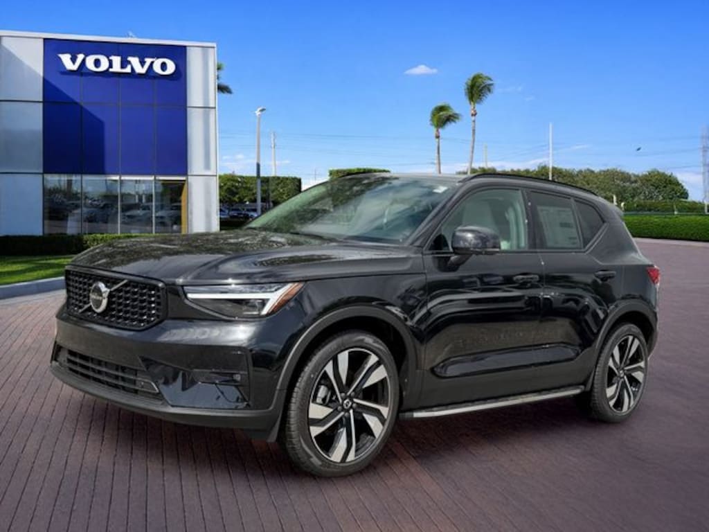 New 2026 Volvo XC40 B5 Ultra SUV