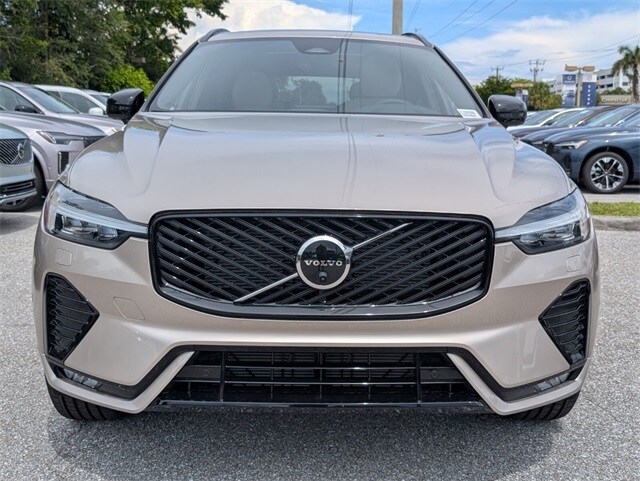 2026 Volvo XC60 B5 Plus photo 3
