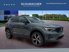 2026 Volvo XC40 B5 Core SUV