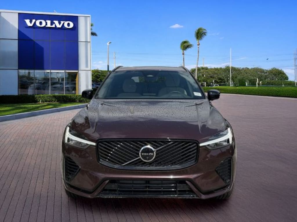 New 2026 Volvo XC60 plug-in hybrid T8 Plus SUV