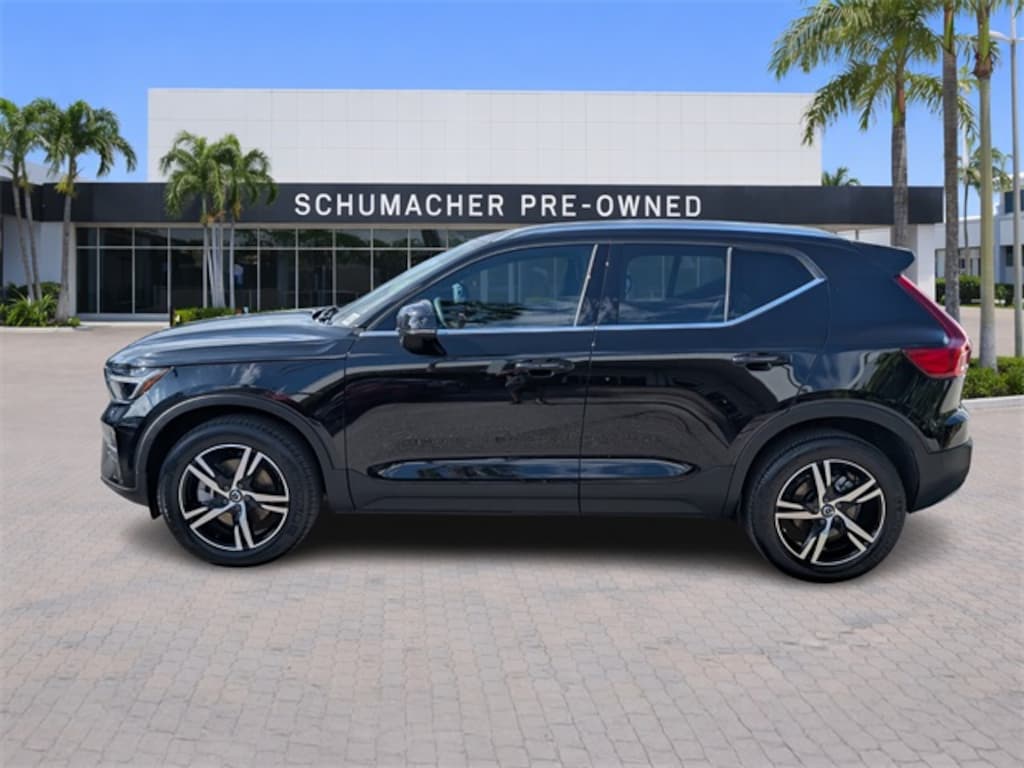 Certified 2024 Volvo XC40 B5 Core SUV