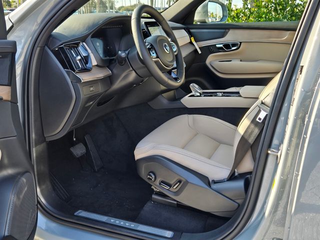 2026 Volvo XC90 Plus - Photo 15