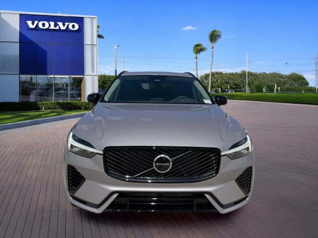 New 2026 Volvo XC60 plug-in hybrid T8 Plus SUV