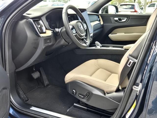 2026 Volvo XC60 Plus - Photo 14