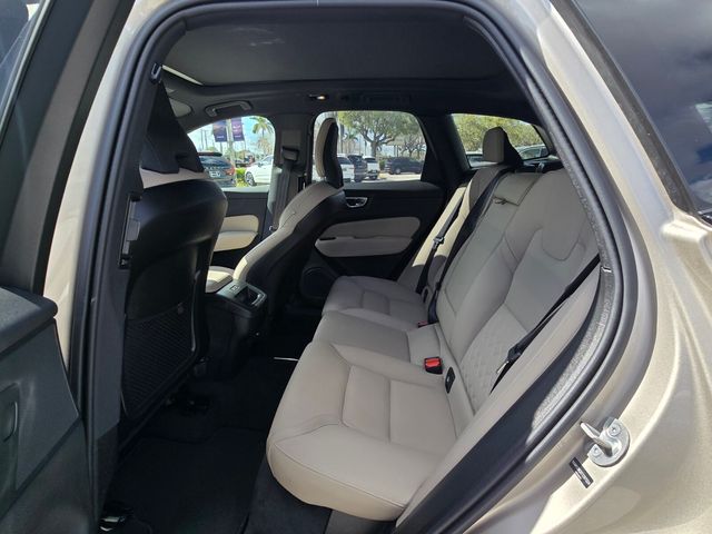 2026 Volvo XC60 Plus - Photo 16