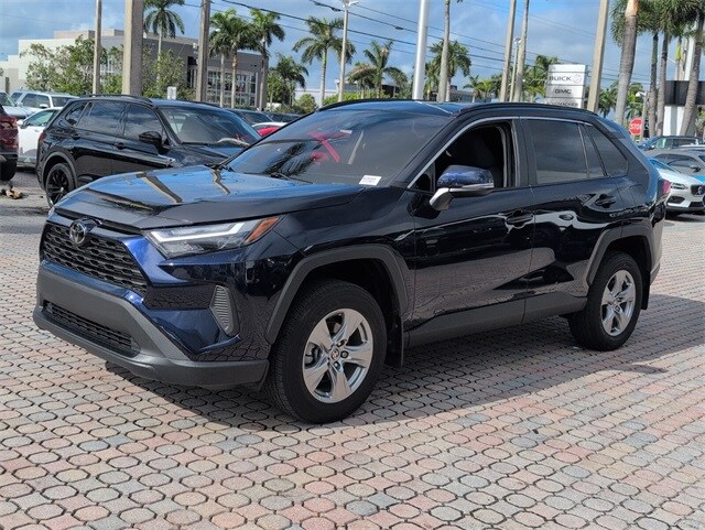 2024 Toyota RAV4 XLE photo 2