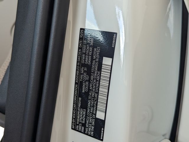 2026 Volvo XC90 Plus - Photo 14