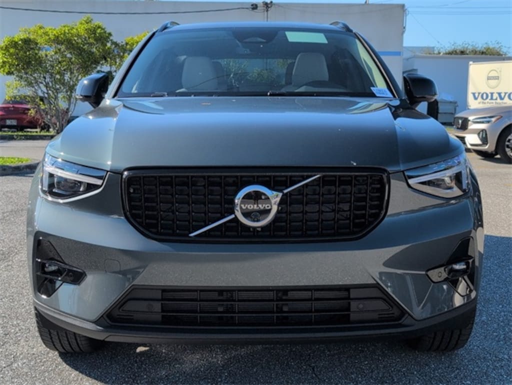 New 2026 Volvo XC40 B5 Plus SUV