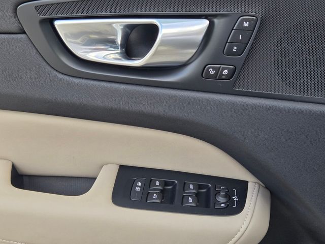 2026 Volvo XC60 Plus - Photo 30