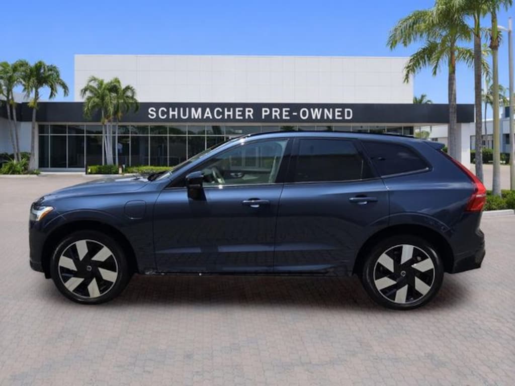 Certified 2025 Volvo XC60 plug-in hybrid T8 Plus SUV