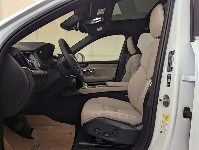 2026 Volvo XC90 Plus - Photo 6