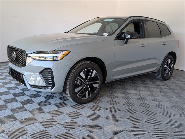2026 Volvo XC60 B5 Core photo 4