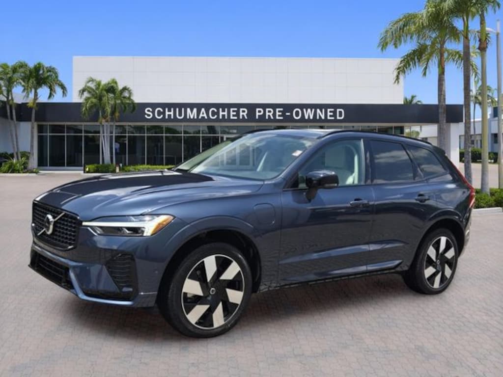Certified 2025 Volvo XC60 plug-in hybrid T8 Plus SUV
