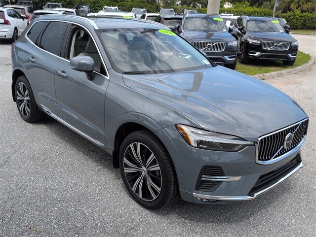 2023 Volvo XC60 B5 Plus photo 2