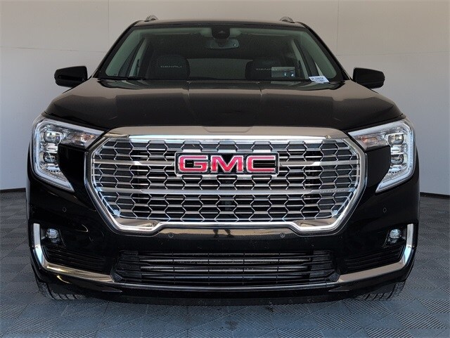 2024 Gmc Terrain Denali photo 3