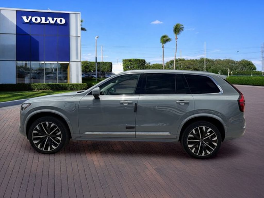New 2026 Volvo XC90 plug-in hybrid T8 Ultra 7-Seater SUV