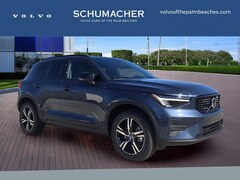 2026 Volvo XC40 B5 Core SUV