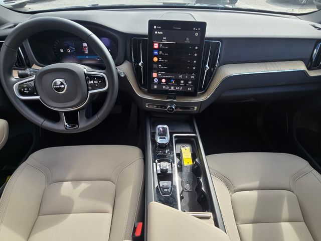 2026 Volvo XC60 Plus - Photo 17