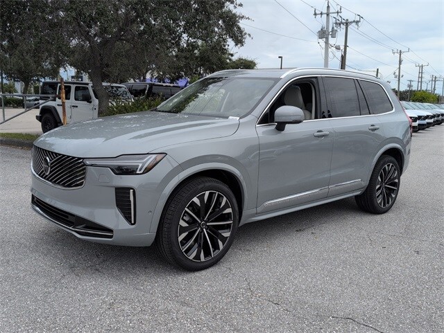 2026 Volvo XC90 B5 photo 4