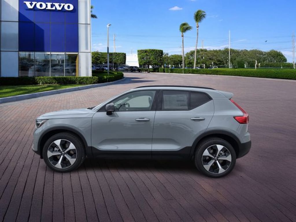 New 2026 Volvo XC40 B5 Plus SUV
