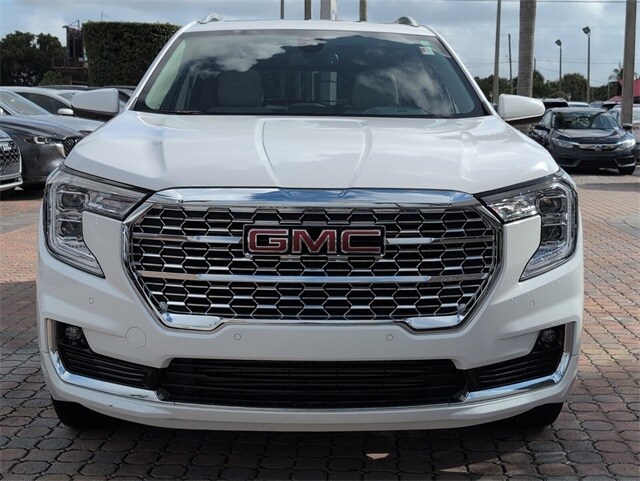 2023 Gmc Terrain Denali photo 2