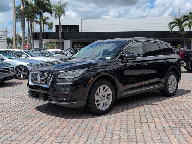 2022 Lincoln Corsair Standard photo 4