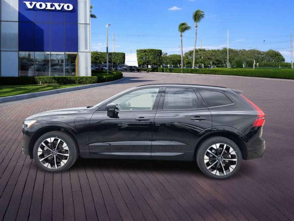 New 2026 Volvo XC60 plug-in hybrid T8 Plus SUV