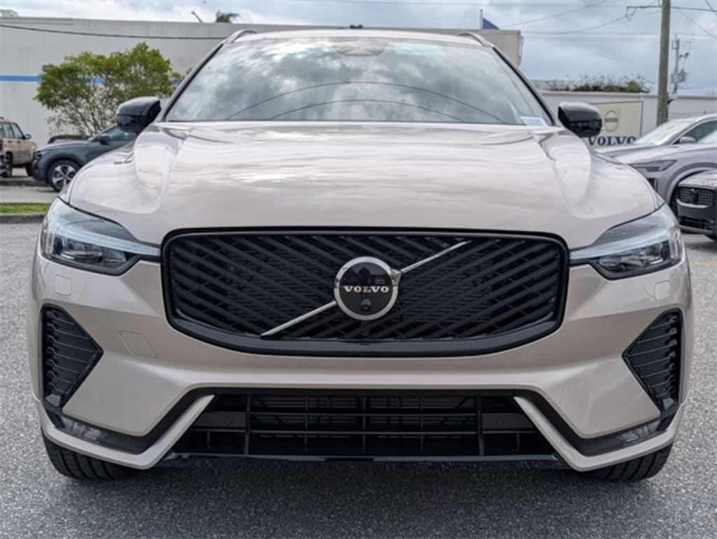 New 2026 Volvo XC60 B5 Plus SUV