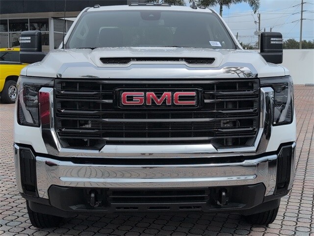 2024 Gmc Sierra 3500 HD Pro photo 2