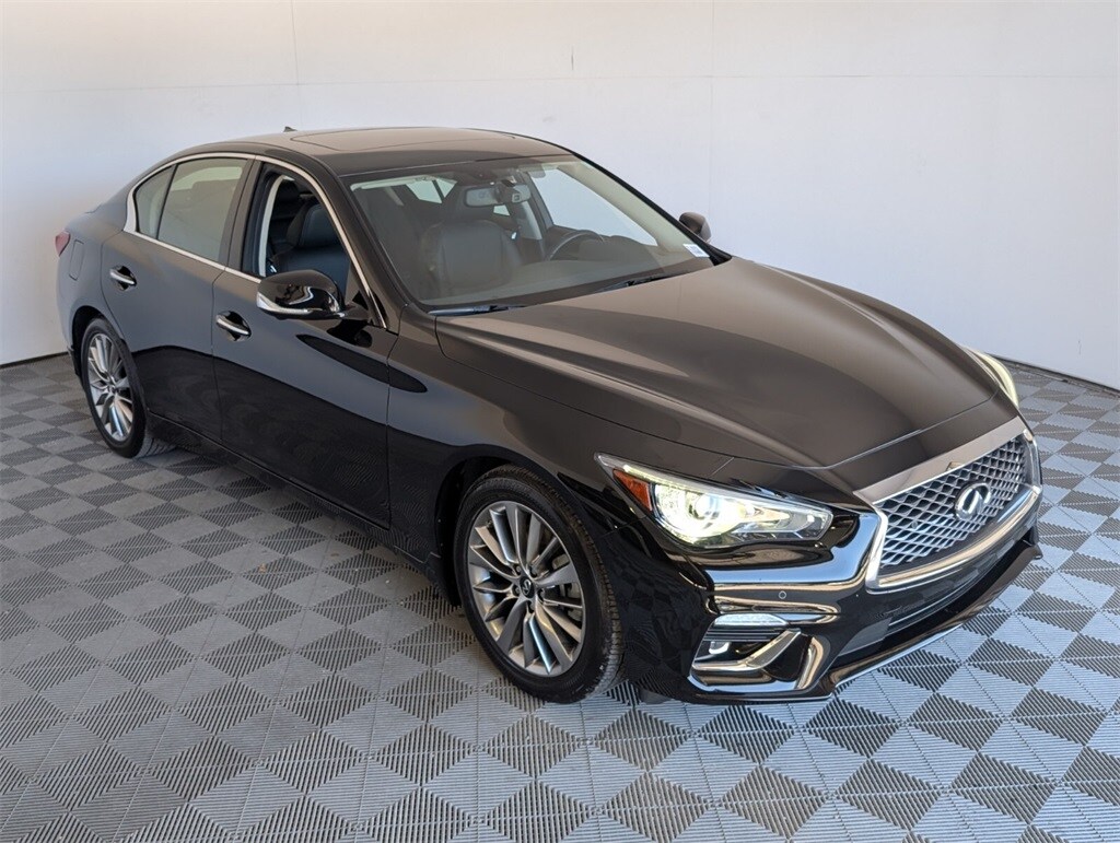 2024 Infiniti Q50 LUXE photo 2