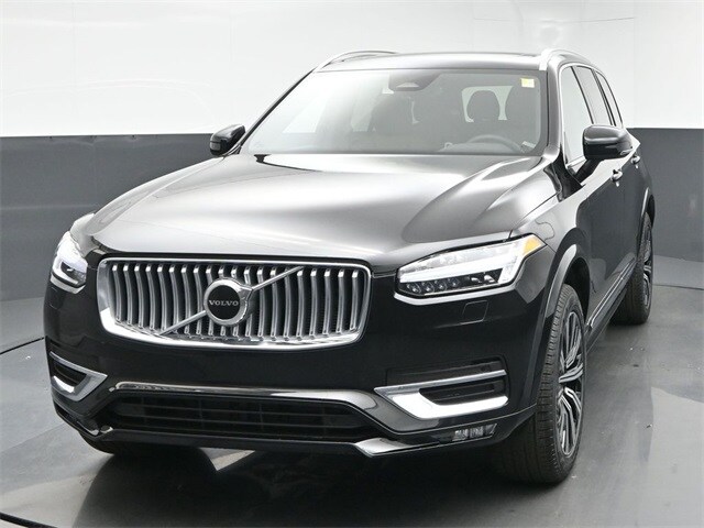 2025 Volvo XC90 Core photo 3