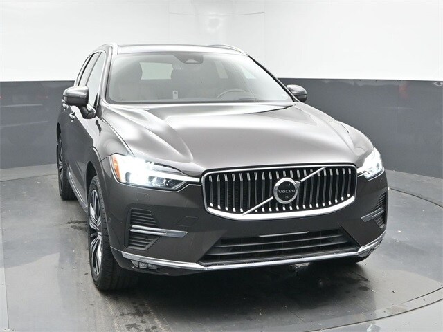 2022 Volvo XC60 B5 Inscription photo 2