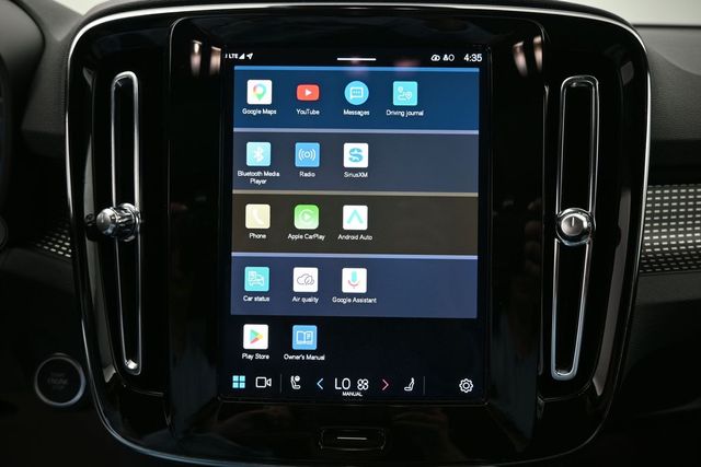 2024 Volvo XC40 Plus - Photo 14