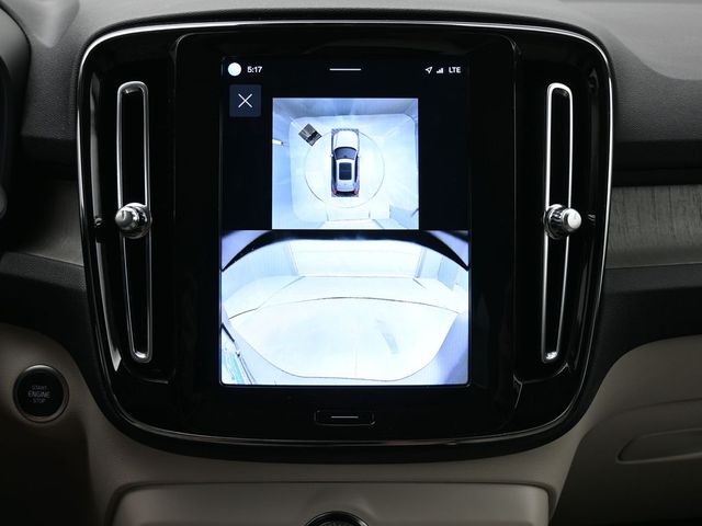 2024 Volvo XC40 Plus - Photo 21