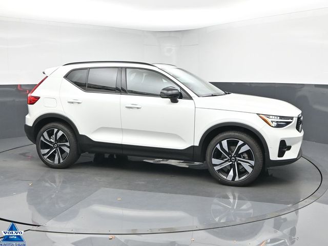 2024 Volvo XC40