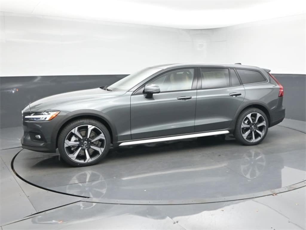 New 2026 Volvo V60 Cross Country B5 Ultra Wagon