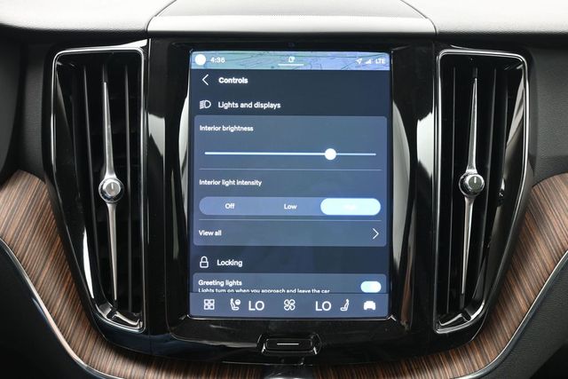 2023 Volvo XC60 Plus - Photo 16
