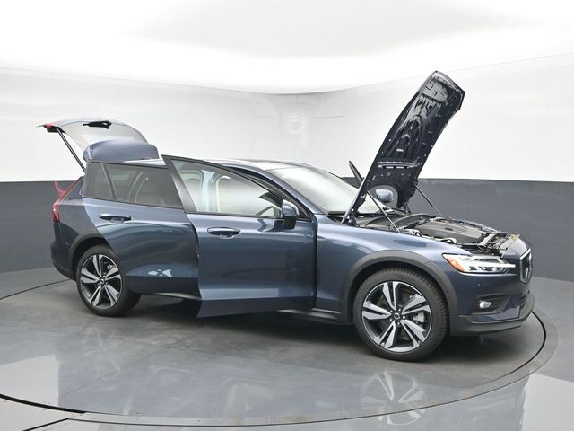 2026 Volvo V60 Cross Country Plus - Photo 44