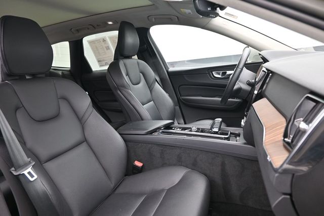 2023 Volvo XC60 Plus - Photo 33