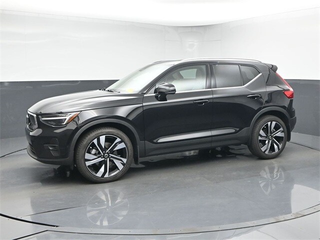 2024 Volvo XC40 Plus photo 4