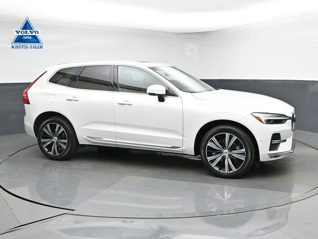 2023 Volvo XC60 B5 Plus Bright Theme AWD's photo