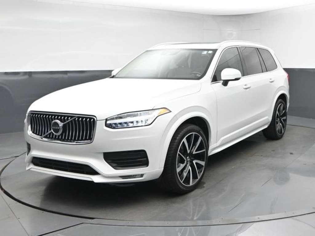 Used 2020 Volvo XC90 T6 Momentum SUV