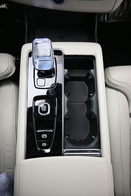 2026 Volvo XC90 Ultra - Photo 12