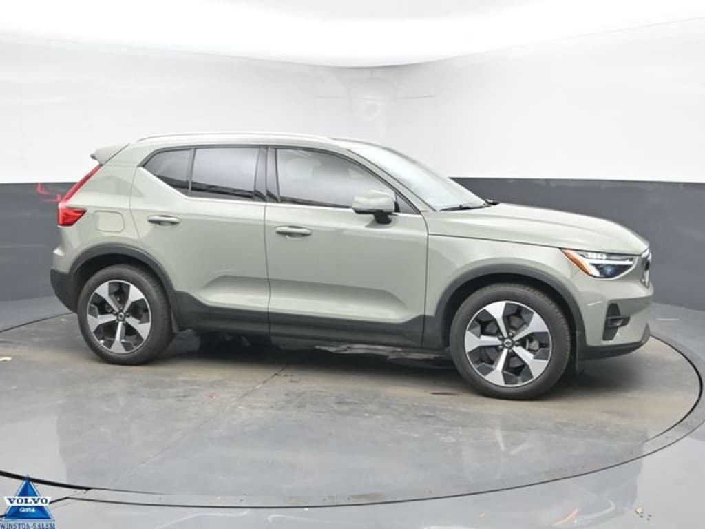 Used 2023 Volvo XC40 B5 Plus Bright Theme SUV