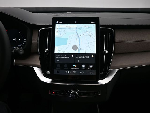 2026 Volvo XC90 Plus - Photo 13